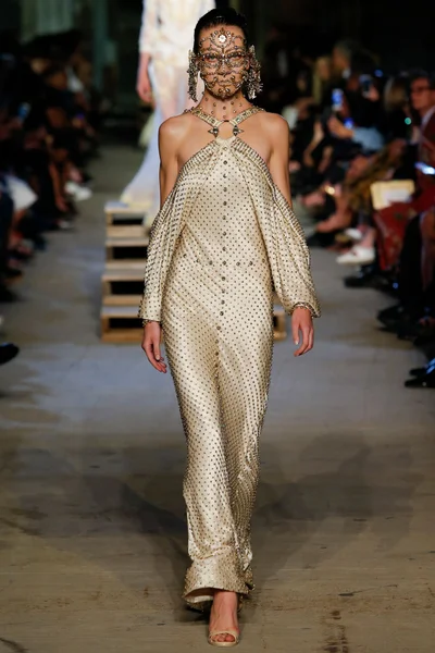 Look 43